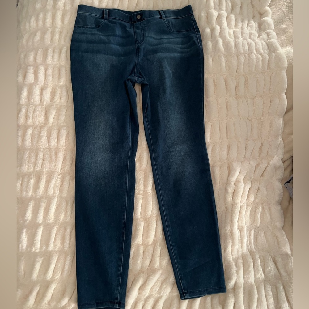 Dark wash skinny jeans size 16-18